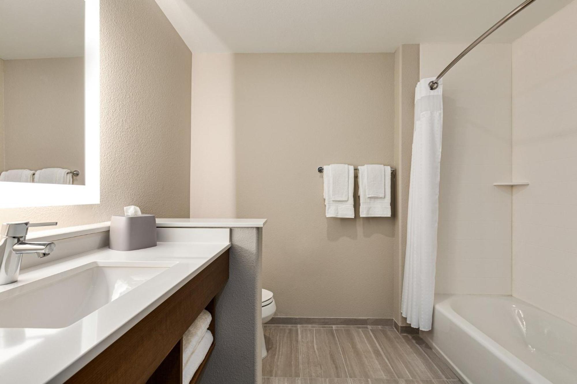 Holiday Inn Express & Suites Hayward - Castro Valley By Ihg Exterior foto