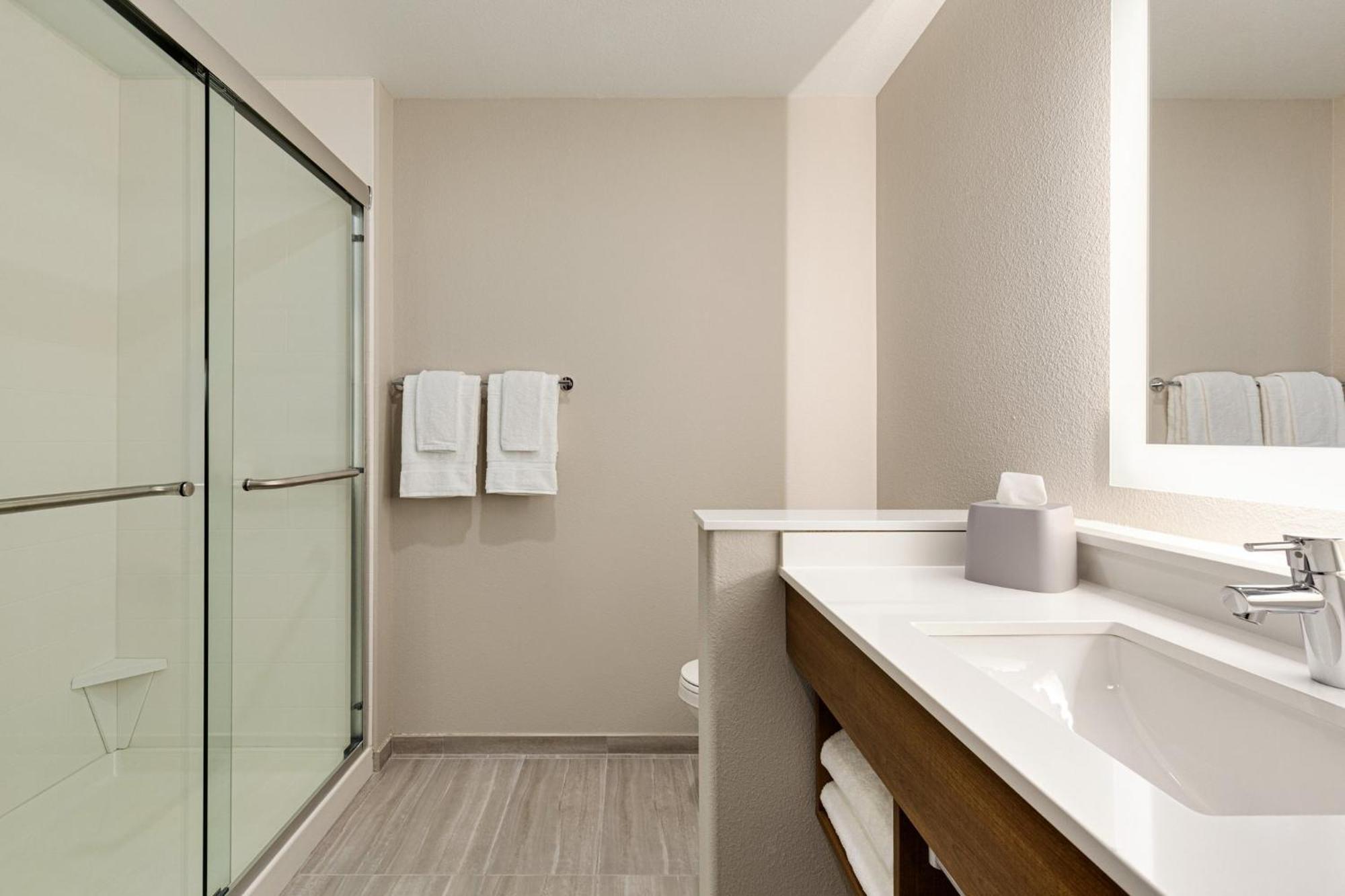 Holiday Inn Express & Suites Hayward - Castro Valley By Ihg Exterior foto